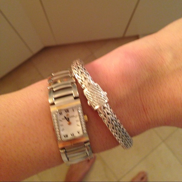 John Hardy diamond clasp bracelet. - Picture 3 of 5